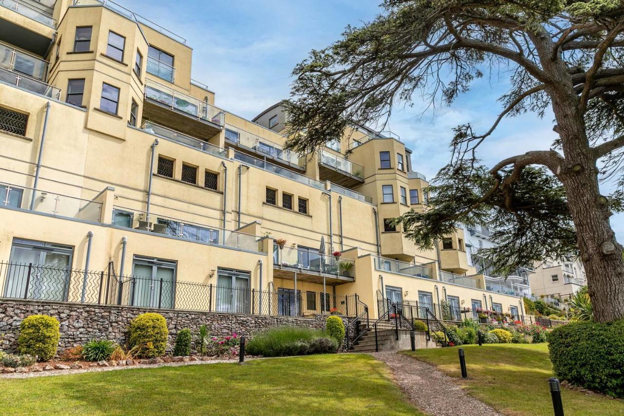 A7 Masts - Striking Beach Bolthole Apartment With Beautiful Sea Views Private Balcony & Parking Torquay Exterior photo